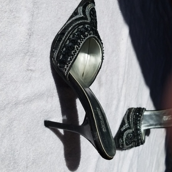 NWOT Never worn embellished mules - Picture 3 of 4